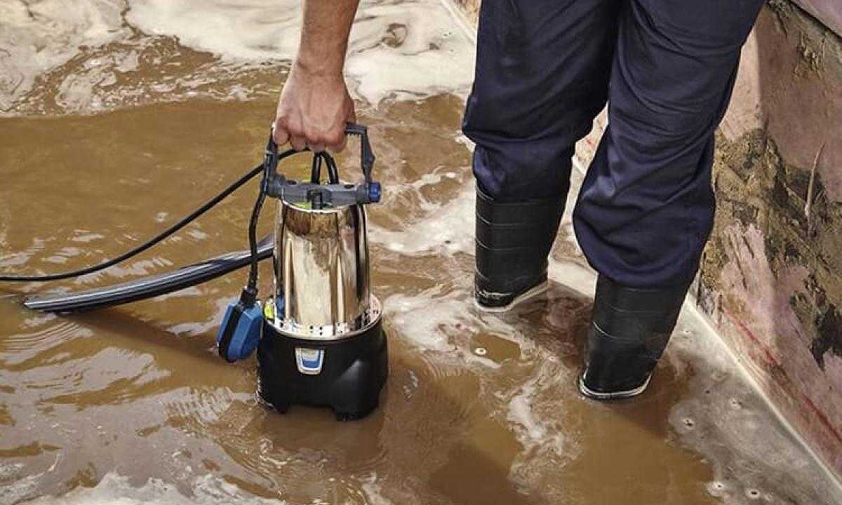Насос для откачки воды из колодца: установка дренажного и погружного своими руками, как пользоваться и как подвесить - схема подключения